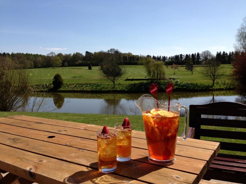 Mannings Heath Hotel Horsham Exteriér fotografie